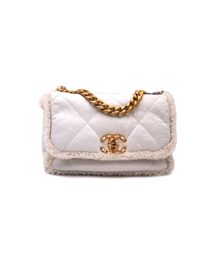 Chanel Shearling 19 Medium Pelle Bianca