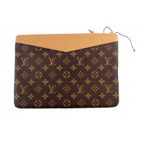 Louis Vuitton Pochette Daily Monogram