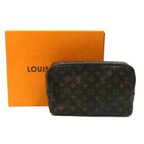 Louis Vuitton Beauty Monogram