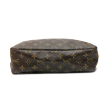 Louis Vuitton Beauty Monogram