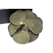 Chanel Spilla Camelia Pelle Verde Militare