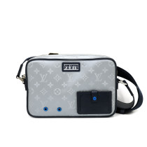 Louis Vuitton Satellite Alpha Messenger Tela Grigia
