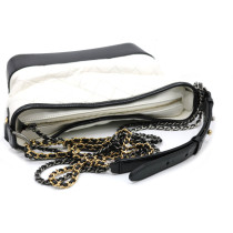 Chanel Gabrielle Media Pelle Bianca e Nera