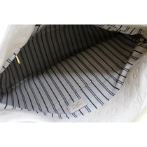 Louis Vuitton Artsy MM Pelle Bianca