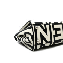 Fendi Peekaboo Calf Pelle Bianca e Nera