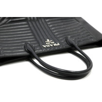 Prada Shopping Pelle Nera