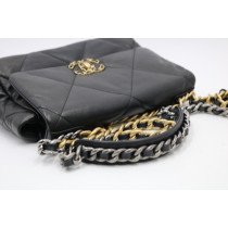 Chanel 19 Pelle Nera