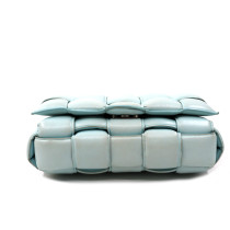 Bottega Veneta Cassette Padded Pelle Azzurro Chiaro
