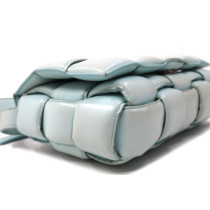 Bottega Veneta Cassette Padded Pelle Azzurro Chiaro