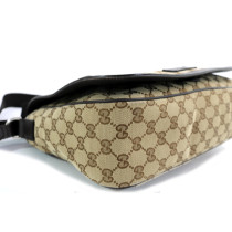 Gucci Messenger GG Supreme Beige
