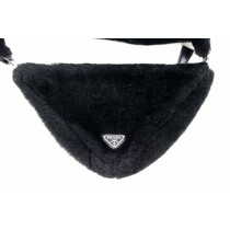 Prada Triangle Pelliccia Sintetica Nera