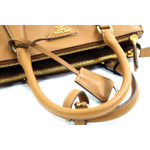 Prada Galleria Media Pelle di Vitello Biscotto