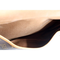 Louis Vuitton Saumur Monogram