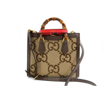 Gucci Diana GG Jumbo Beige