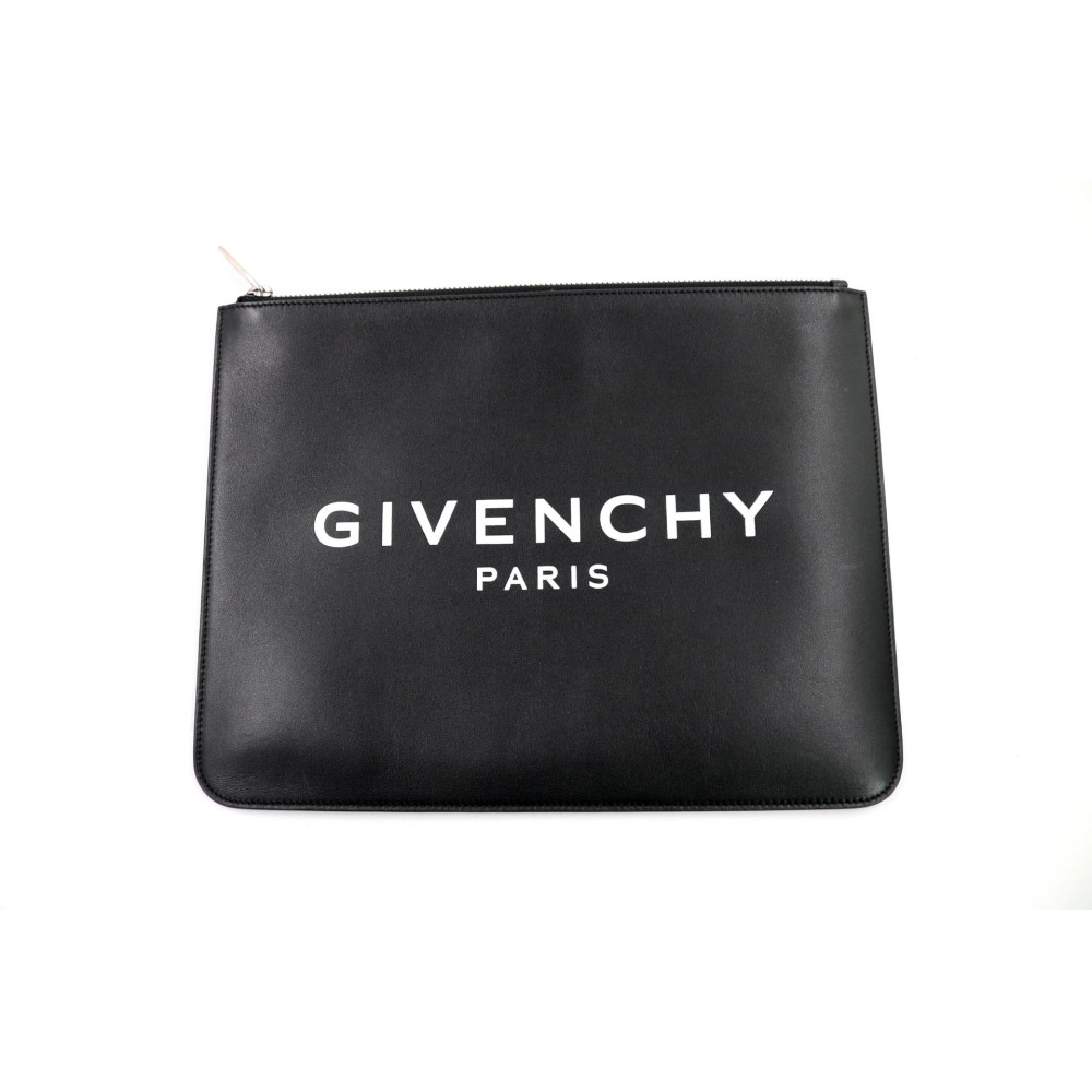 Givenchy Pochette Pelle Nera