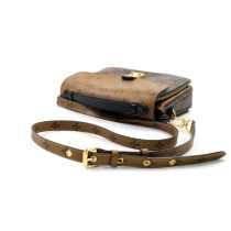 Louis Vuitton Metis Reverse Monogram