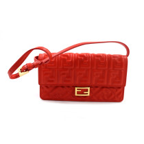 Fendi Wallet on Chain Baguette Pelle Corallo