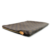 Louis Vuitton Pochette Voyage Monogram