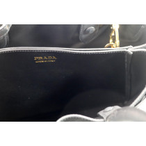 Prada Buckle Scamosciata Nera