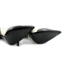 Gucci Weißer und Schwarzer Lederpumps