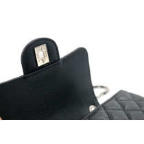 Chanel Square Pelle Nera