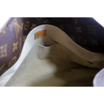 Louis Vuitton Artsy Monogram