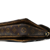 Louis Vuitton Metis Reverse Monogram