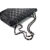 Chanel Classica Media Pelle Nera