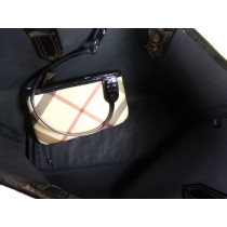 Burberry Shopping Check