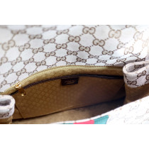 Gucci Paparazzo Grande GG Beige