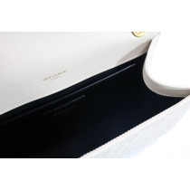 Saint Laurent Envelope Medium in Weißem Genarbtem Leder Trapuntata