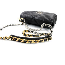 Chanel 19 Pelle Nera