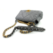 Chanel 19 Cuir Gris