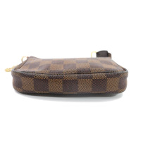 Louis Vuitton Pochette Damier