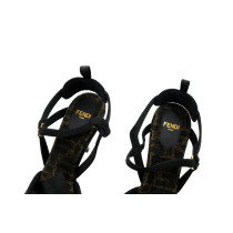 Fendi Sling Back Schuh aus Leder und Chenille Schwarz und Braun