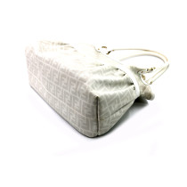 펜디 쇼핑 주카 화이트