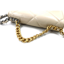 Chanel 19 Pelle D'Agnello Beige