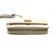 Chanel 19 Peau d'Agneau Beige