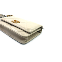 Chanel 19 Peau d'Agneau Beige