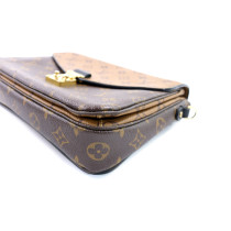 Louis Vuitton Métis Reverse Monogram