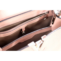 Louis Vuitton Capucines MM Cuir Rose