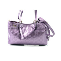 Gucci Emblem Vernis Lila