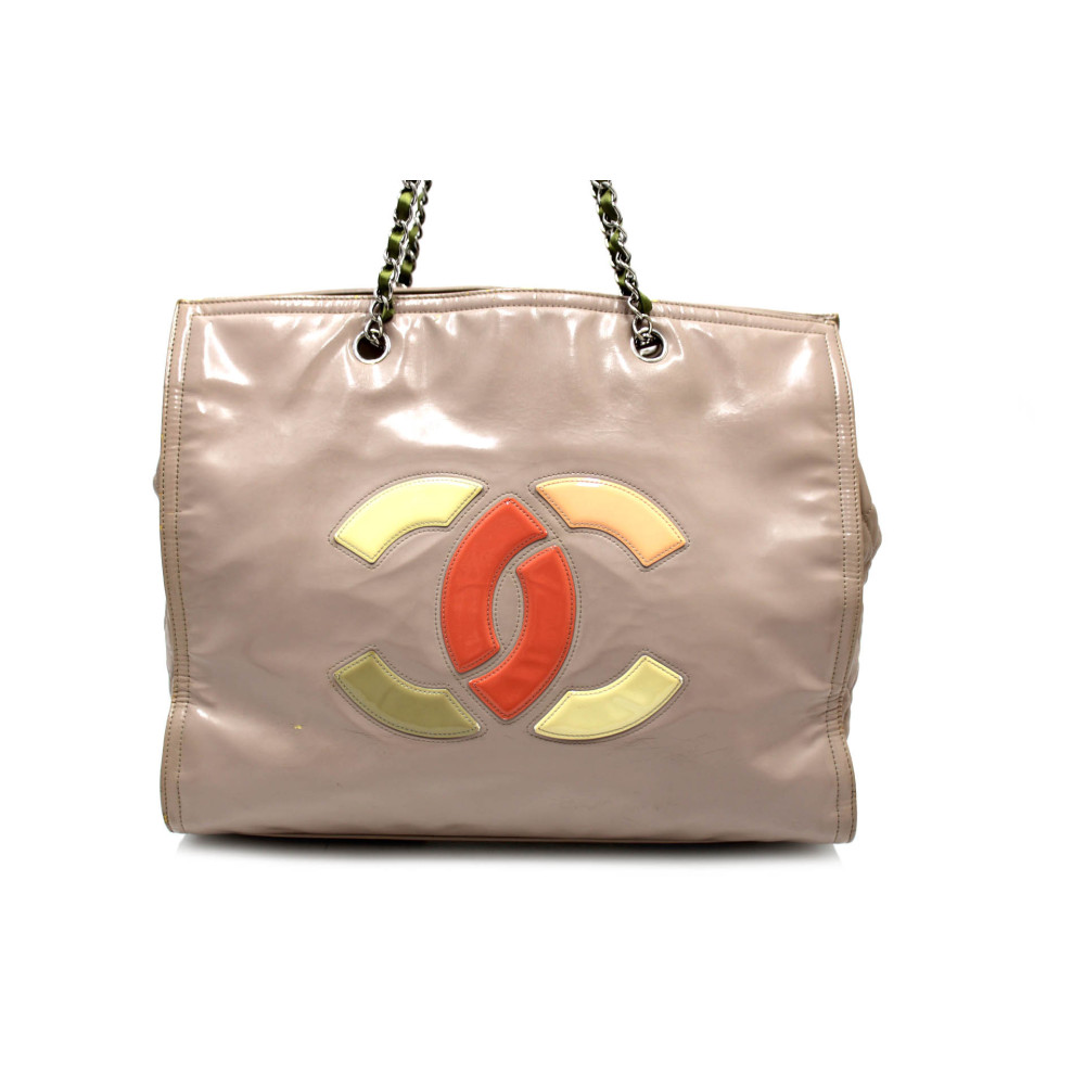 Chanel Shopping Leder und Lackleder Puder