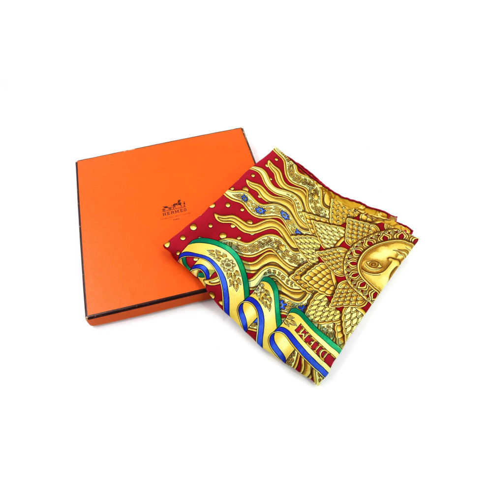 Hermès Foulard en Soie Rouge et Jaune