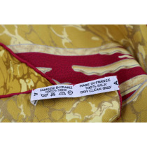Hermès Foulard en Soie Rouge et Jaune