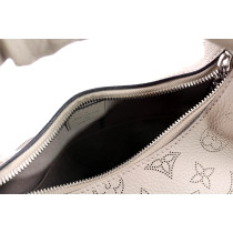 Louis Vuitton Sac Why Knot PM Pelle Mahina Tortora
