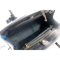Prada Shopping Cuir Bleu et Noir