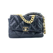 Chanel 19 Media Pelle Nera