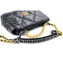 Chanel 19 Media Pelle Nera