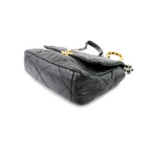 Chanel 19 Media Pelle Nera